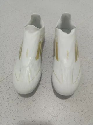 Botas Adidas F50 Blancas y Doradas sin estrenar