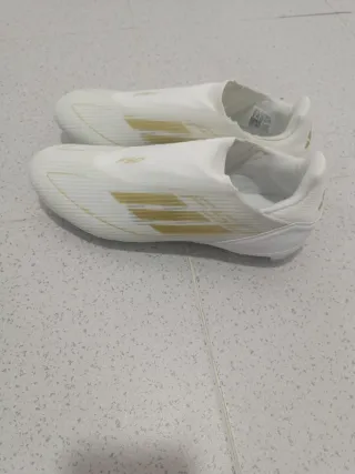 Botas Adidas F50 Blancas y Doradas sin estrenar