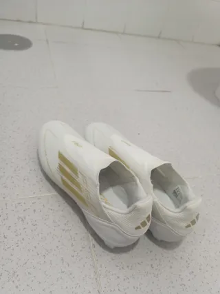 Botas Adidas F50 Blancas y Doradas sin estrenar
