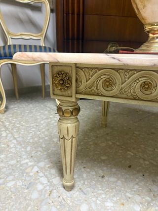 Mesa de centro de mármol y madera