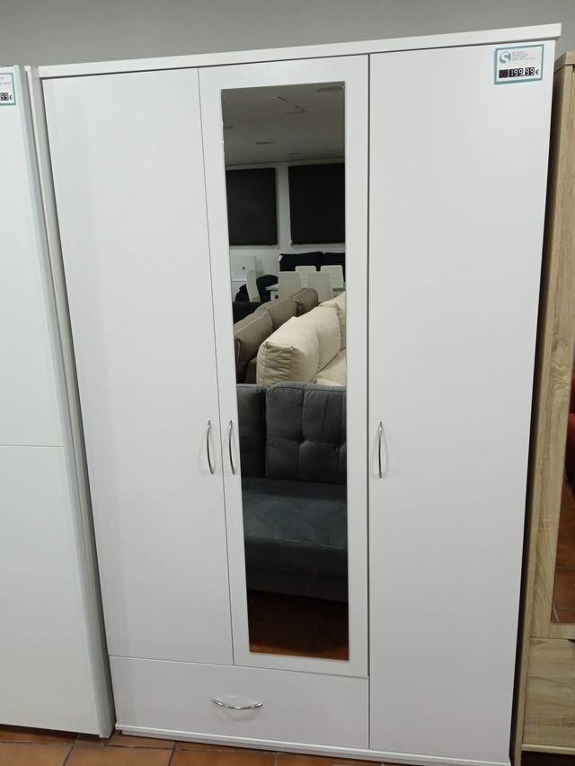 BLACK FRIDAY DE ARMARIO DE 3 PUERTAS CON ESPEJO