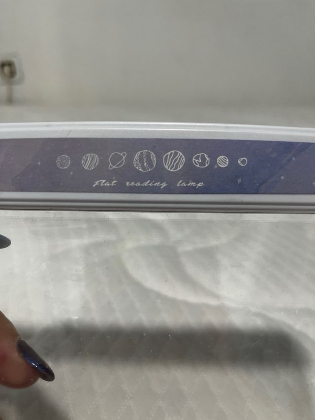 Panel de luz para leer en la oscuridad