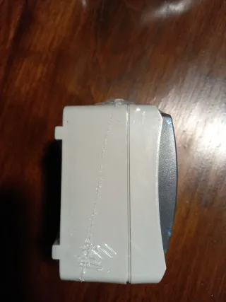 CONMUTADOR LUMINOSO ESTANCO DE SUPERFICIE