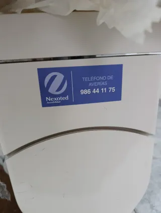 Silla salvaescaleras de cuero y plástico