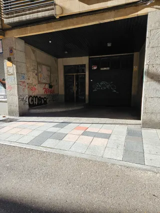 Se alquila plaza de garaje doble  29 m2  cerrada