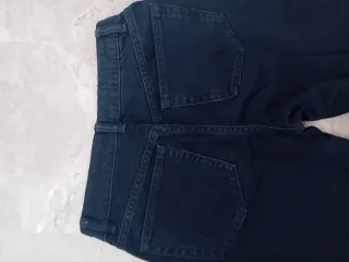 Pantalón vaquero negro