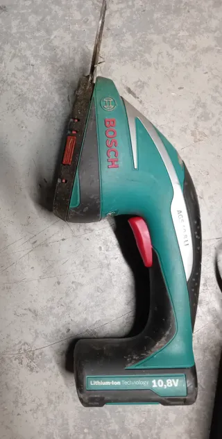 Bosch Forbice rifilasiepi e per erba a batteria