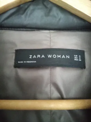 Abrigo acolchado Zara negro