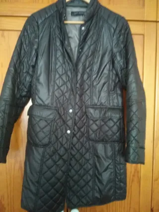 Abrigo acolchado Zara negro