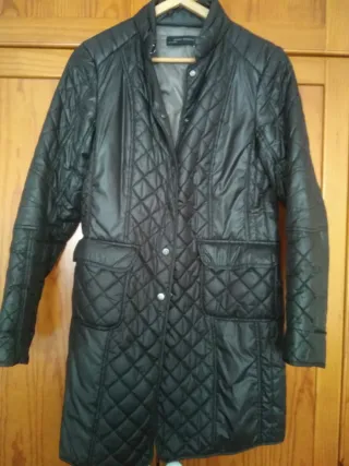 Abrigo acolchado Zara negro