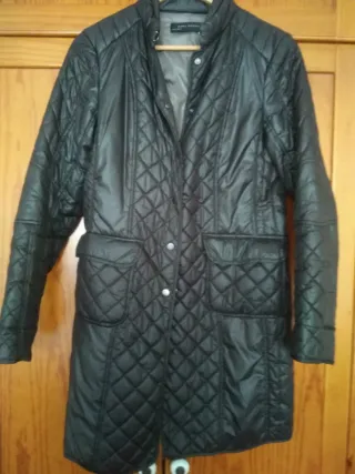 Abrigo acolchado Zara negro