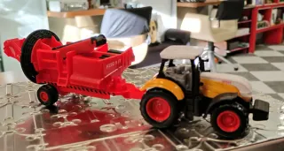 Tractor miniatura con remolque
