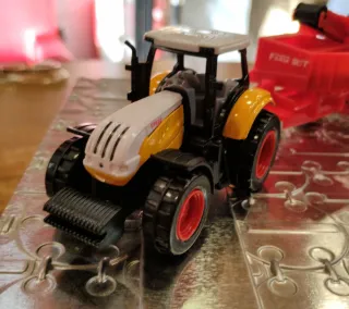 Tractor miniatura con remolque