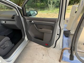 Volkswagen Touran 2012