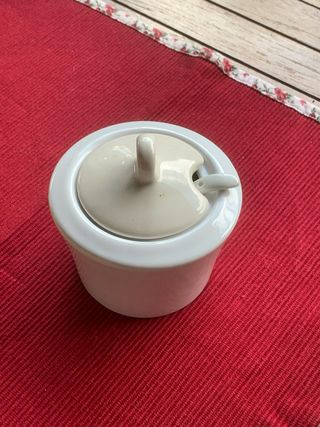 Zuccheriera in porcellana bicolorbeige e bianca