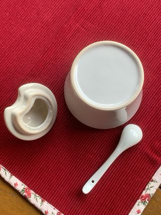 Zuccheriera in porcellana bicolorbeige e bianca