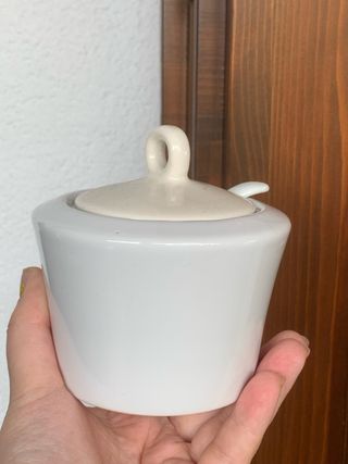 Zuccheriera in porcellana bicolorbeige e bianca
