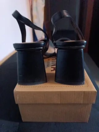 Zapatos de tacón Corina transparentes