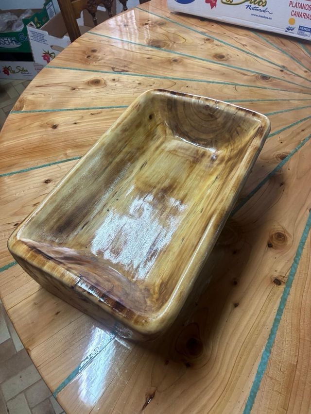 Cuenco de madera rústico verde