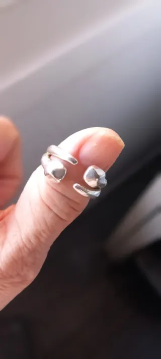 Anillo Uno de 50 metales bañados en plata