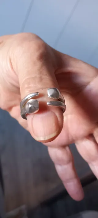 Anillo Uno de 50 metales bañados en plata