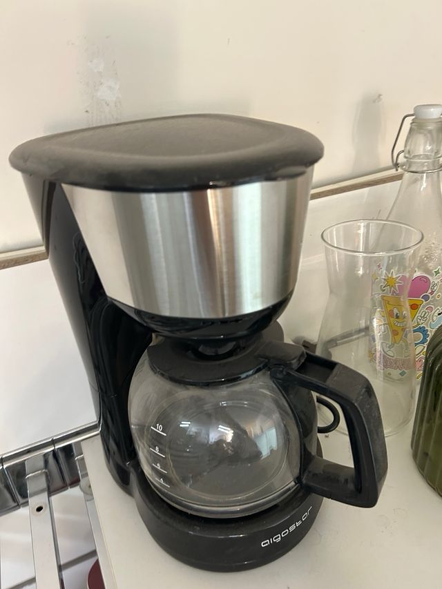 Cafetera aigostar negra