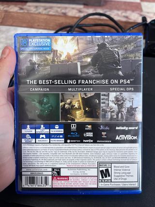 PS4 Slim 500GB + 3Mandos + Call of Duty