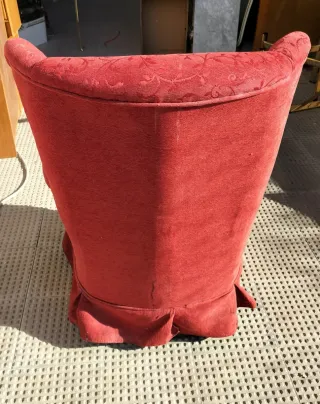 Sofá orejero antiguo rojo