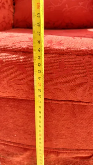 Sofá orejero antiguo rojo