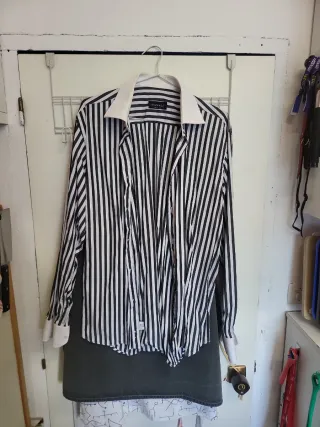 Camisas varias marcas en perfecto estado.