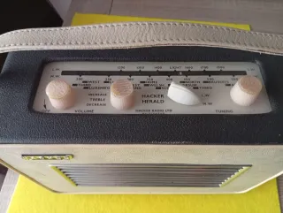 Radio Hacker Transistor Años 70 Beige/Negro