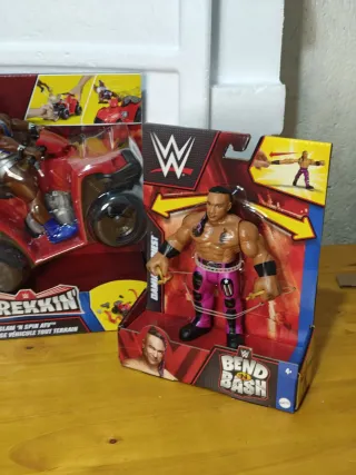 WWE Wrestling Lovers special bundle