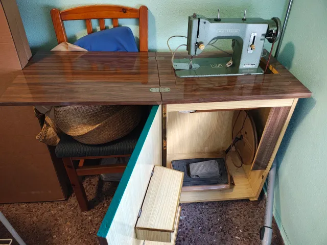 Mueble máquina de coser