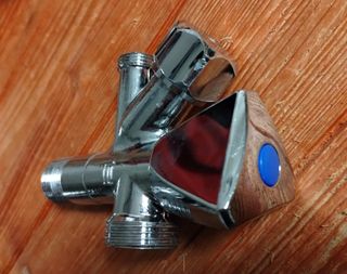 Rubinetto a tre vie per lavastoviglie o lavatrice