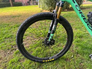 Orbea Alma LTD  con potenciometro RUEDAS CARBONO M