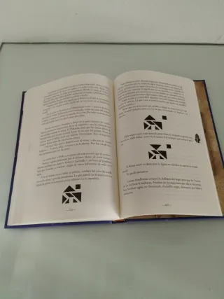 Helena (Arkhana 2) (Narrativa) (Spanish Edition)