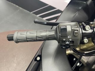 Kawasaki ZX10R Negra