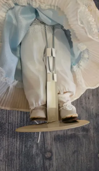 Bambola porcellana vestito azzurro