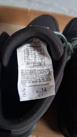 Botas impermeables mujer en gris oscuro.