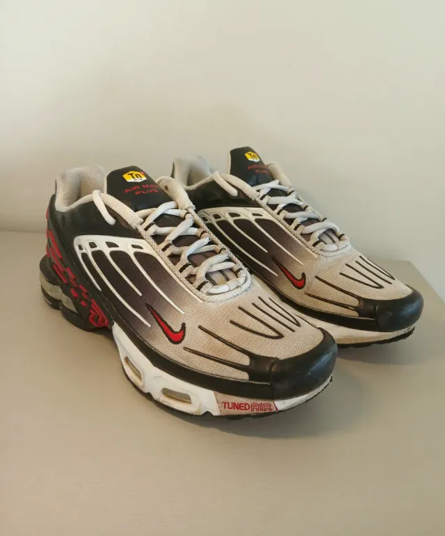 Nike TN Rojas, Blancas y Negras