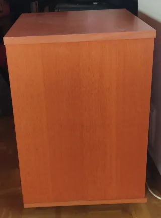 Cajonera con ruedas, de madera