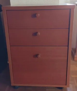 Cajonera con ruedas, de madera
