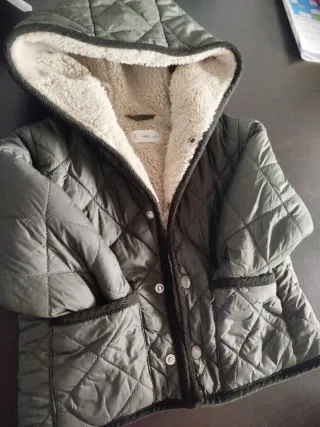 Abrigo acolchado verde borreguito