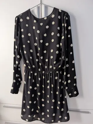Vestido negro de lunares