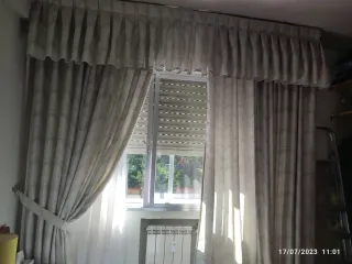 Cortinas de dormitorio verde y blancas