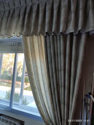 Cortinas de dormitorio verde y blancas