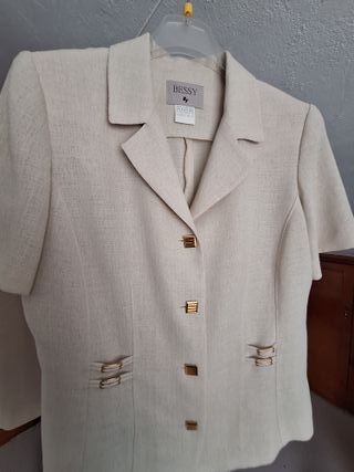 Traje falta y blusa