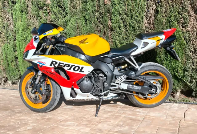 Honda CBR 1000 RR 2006 Repsol