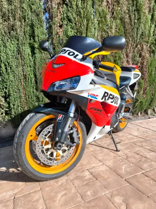 Honda CBR 1000 RR 2006 Repsol