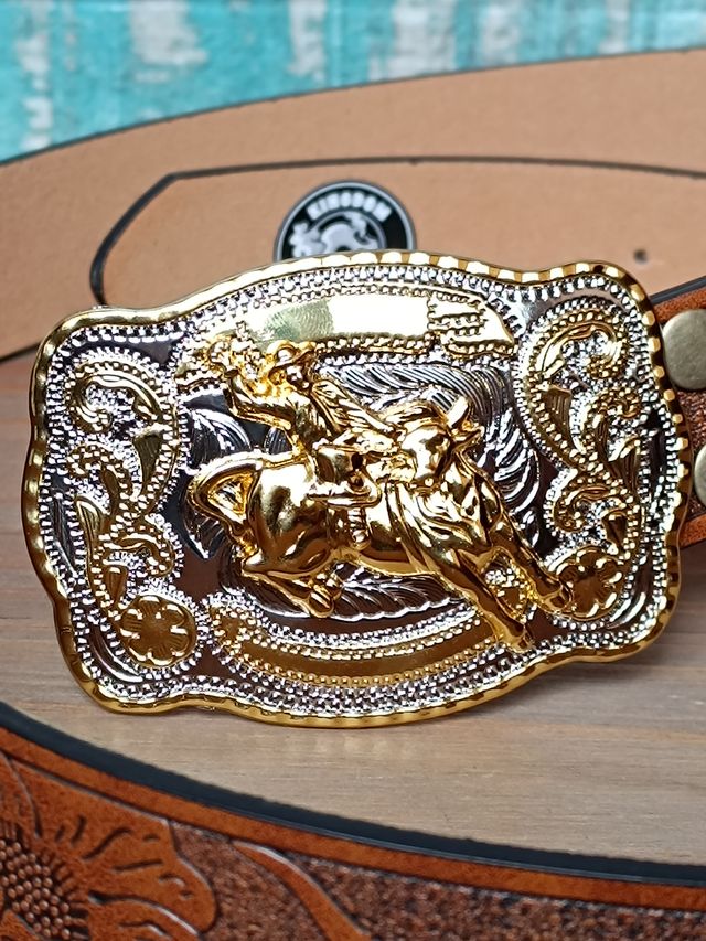 Cintura conibbia western oro e argento